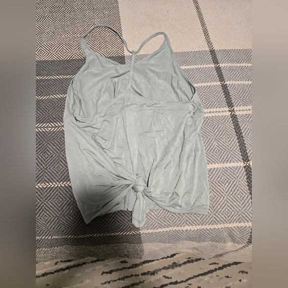 Lululemon top - Picture 2 of 3